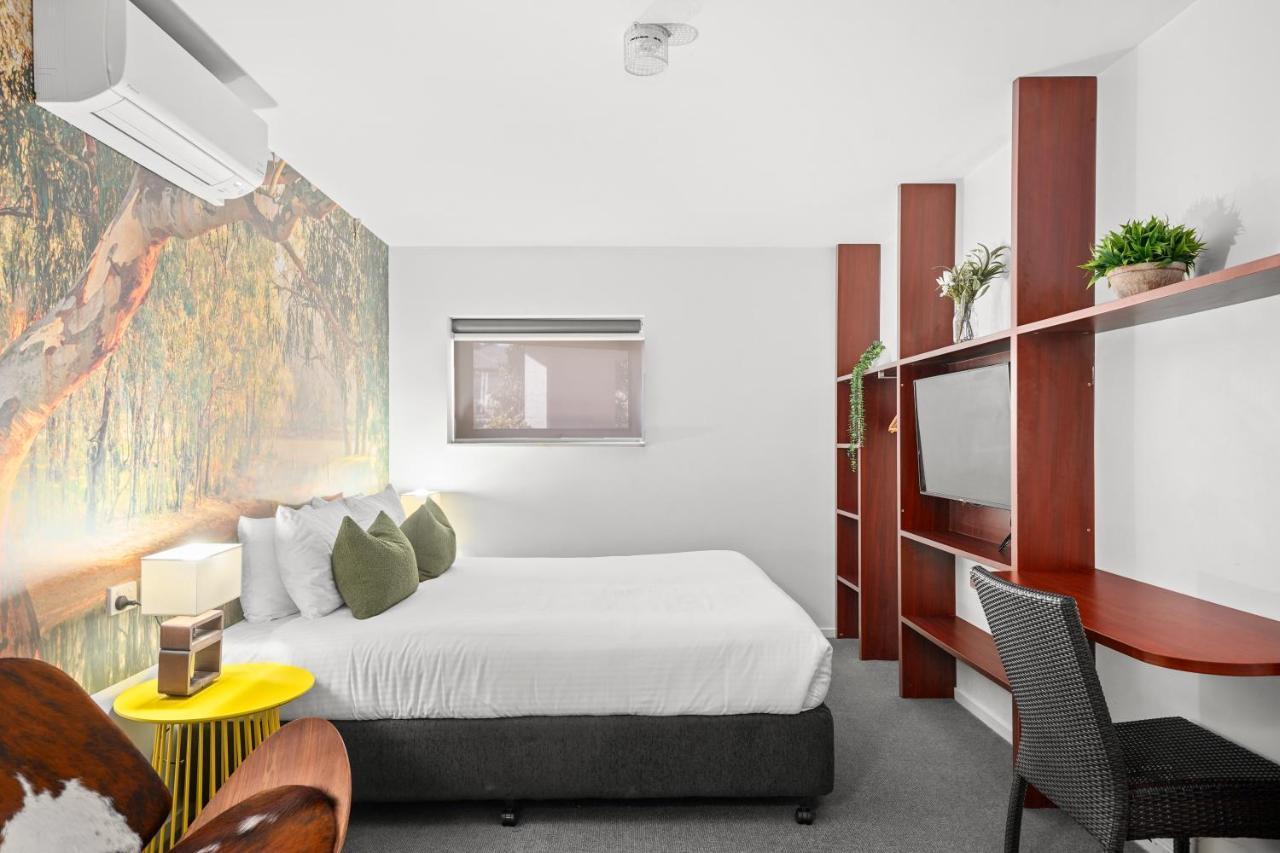 Grand Hotel And Studios Wyong Eksteriør billede