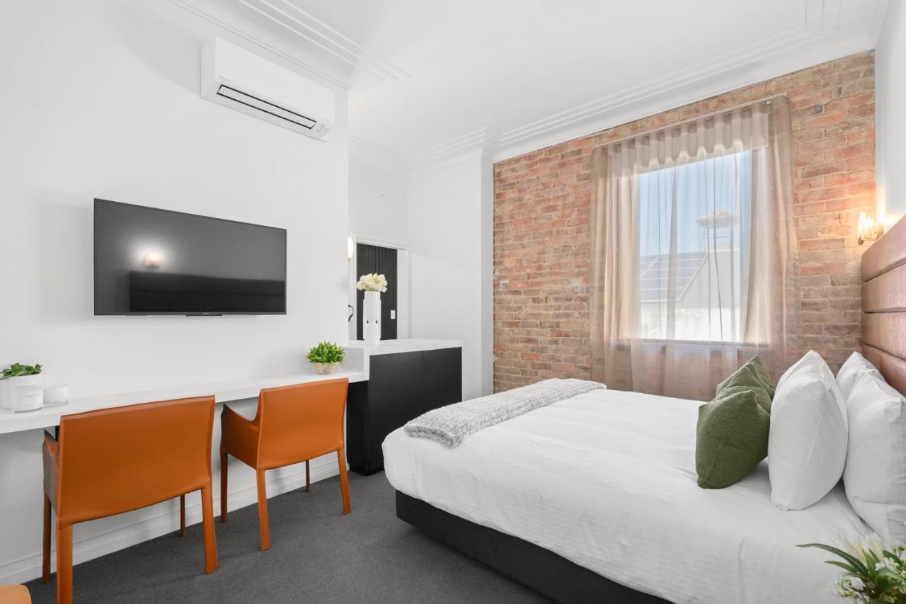 Grand Hotel And Studios Wyong Eksteriør billede