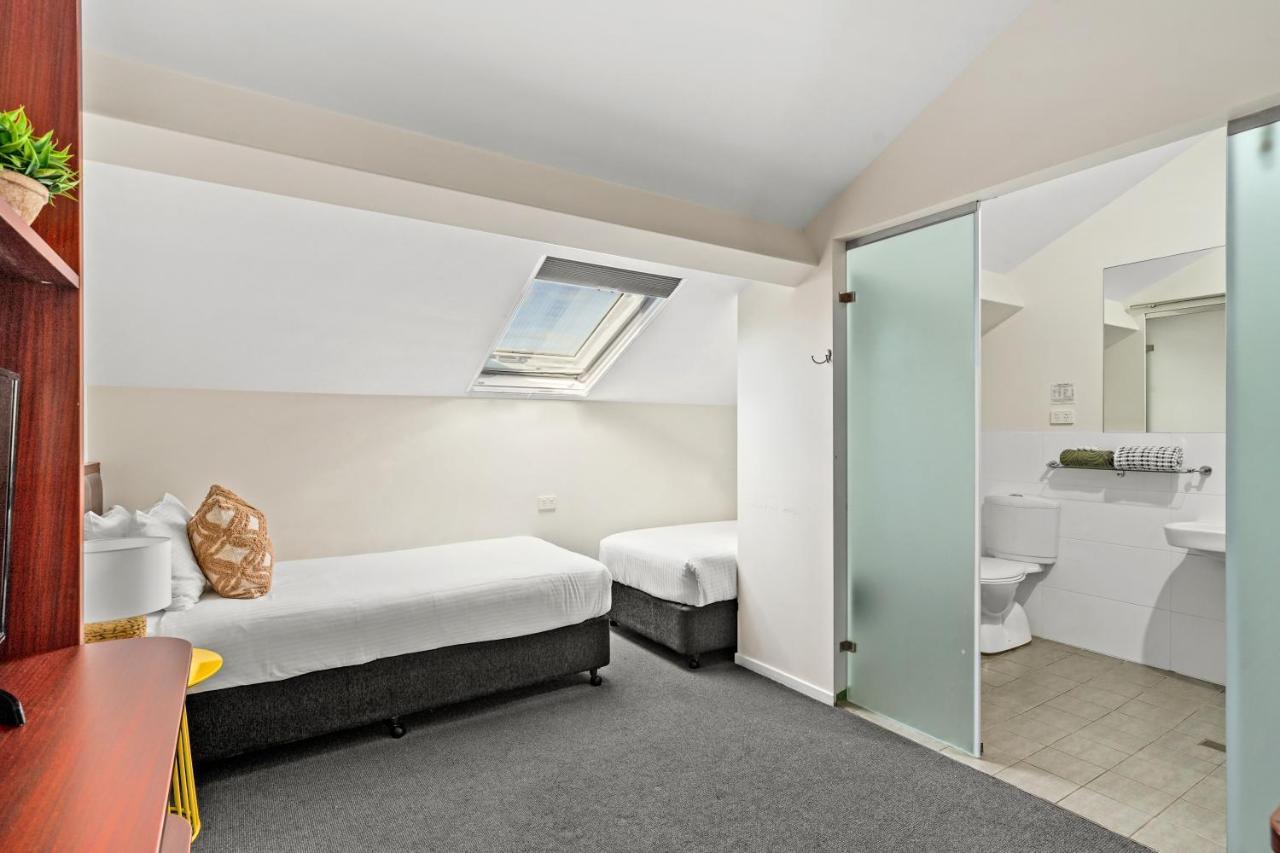 Grand Hotel And Studios Wyong Eksteriør billede
