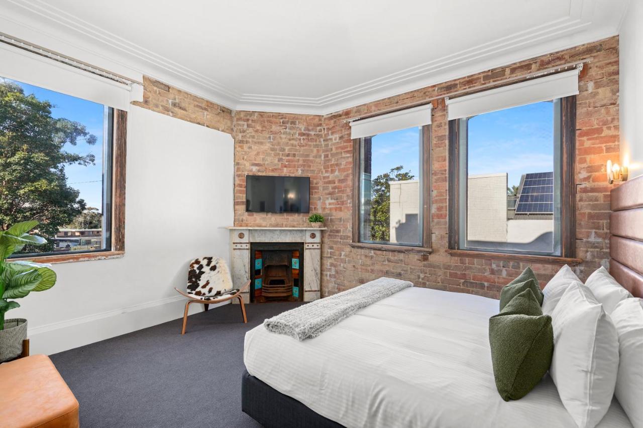 Grand Hotel And Studios Wyong Eksteriør billede